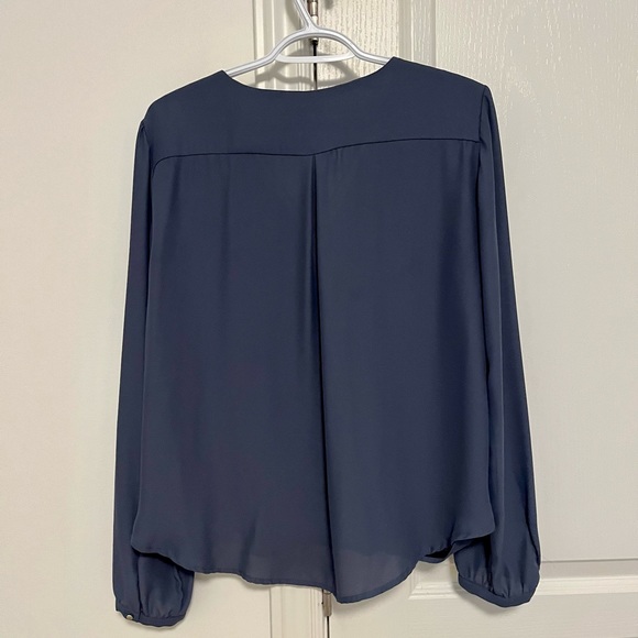 Dynamite Cross-Over Blouse - Picture 3 of 3